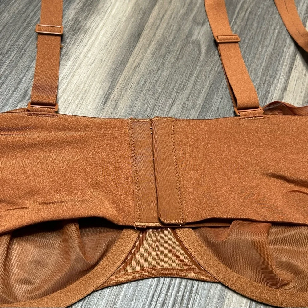 NWOT SKIMS No Show Molded Unlined Balconette - Picture 10 of 13